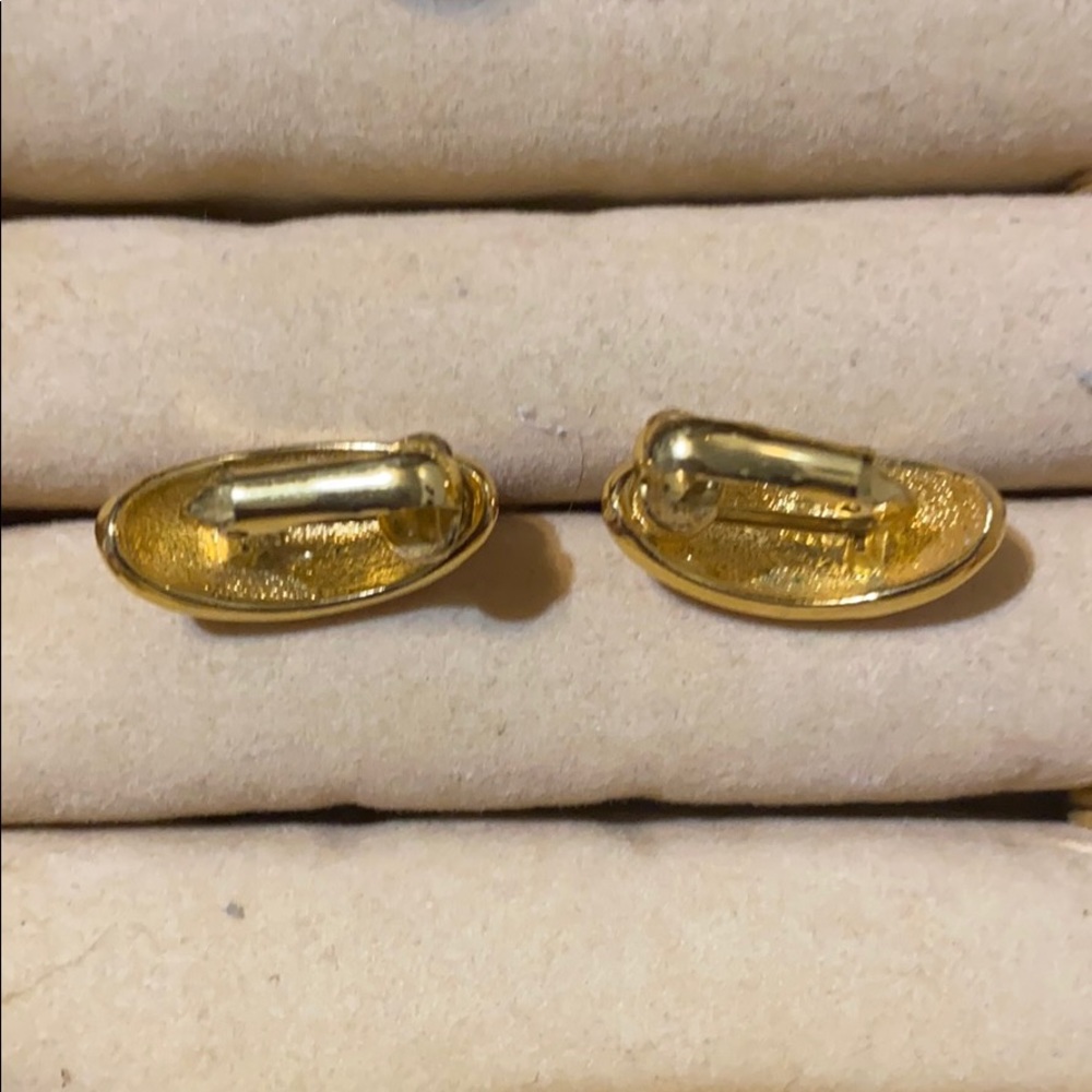 Avon oblong clip on earrings - Picture 2 of 3
